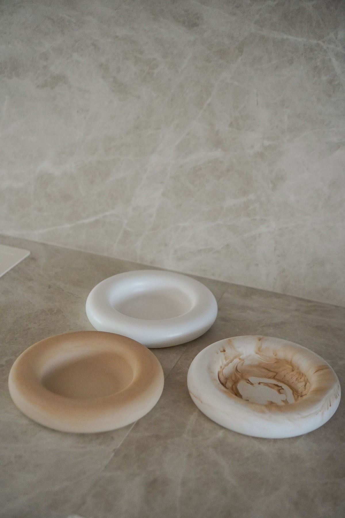 PUFFY FULL MOON Tray