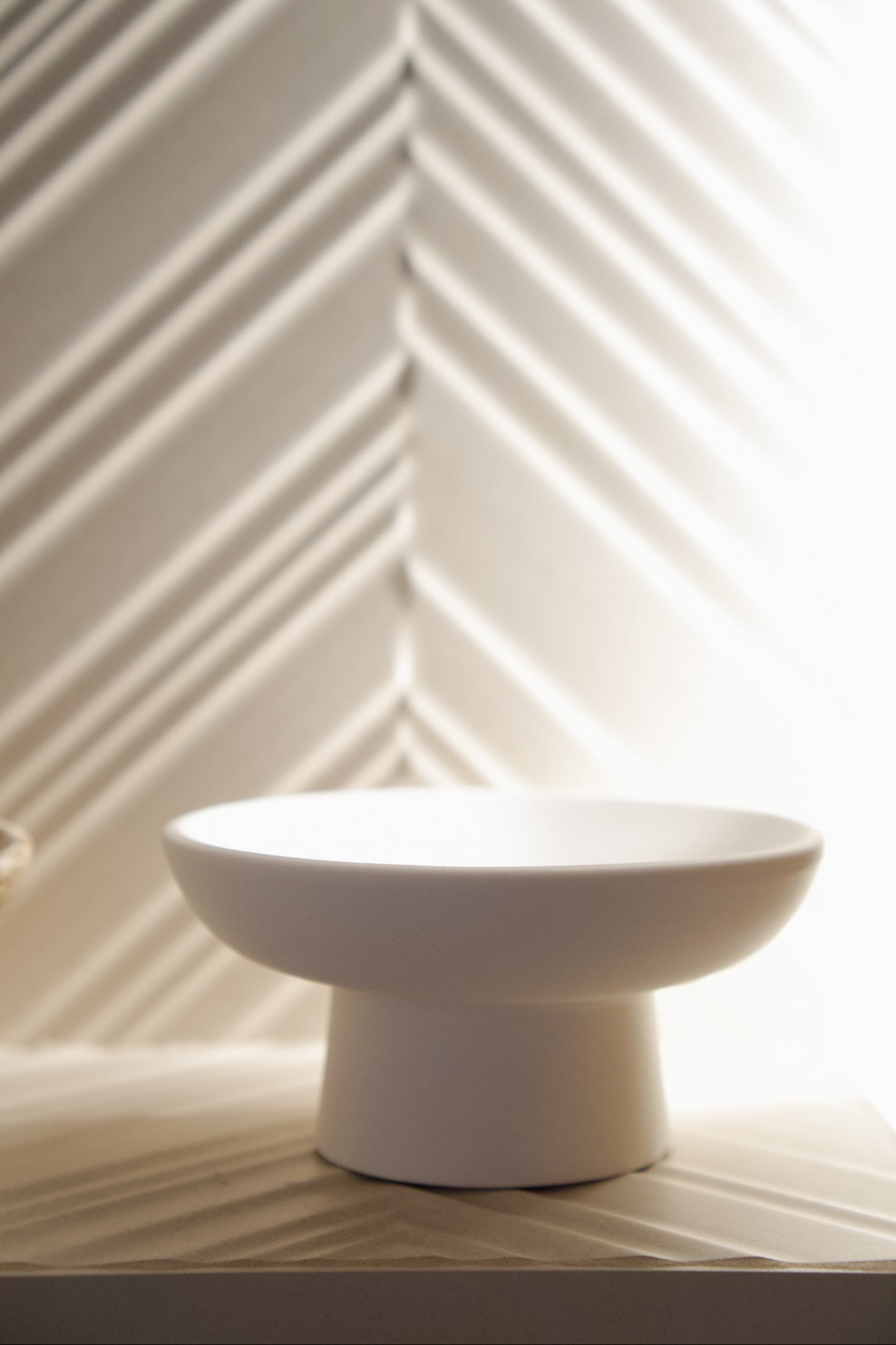 LINDA Pedestal Bowl