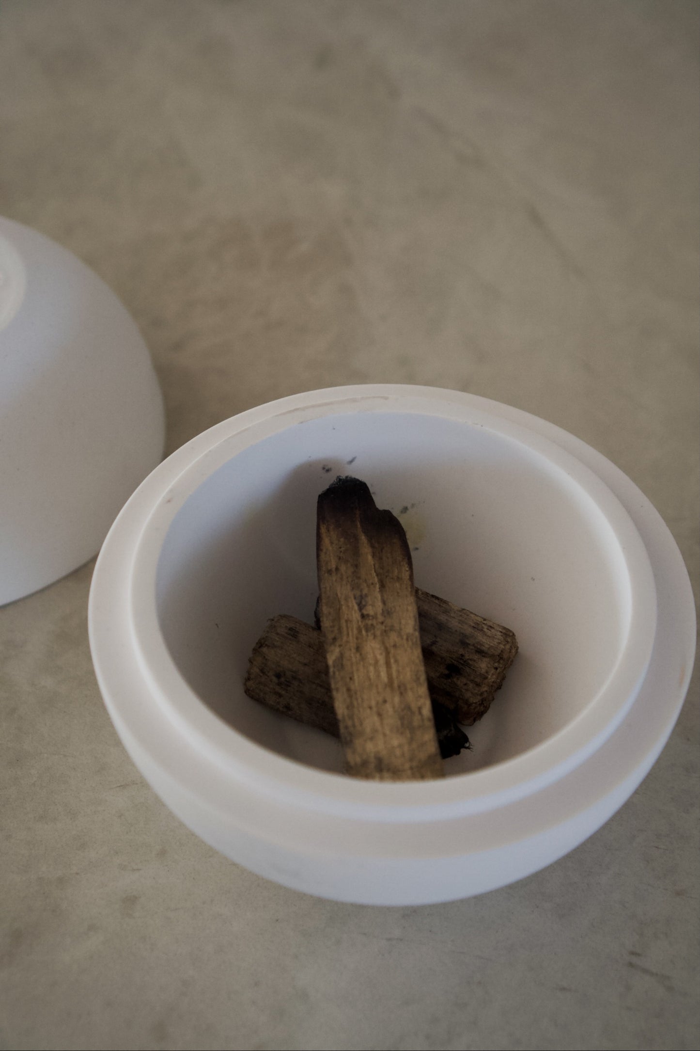 Sphere Palo Santo Holder