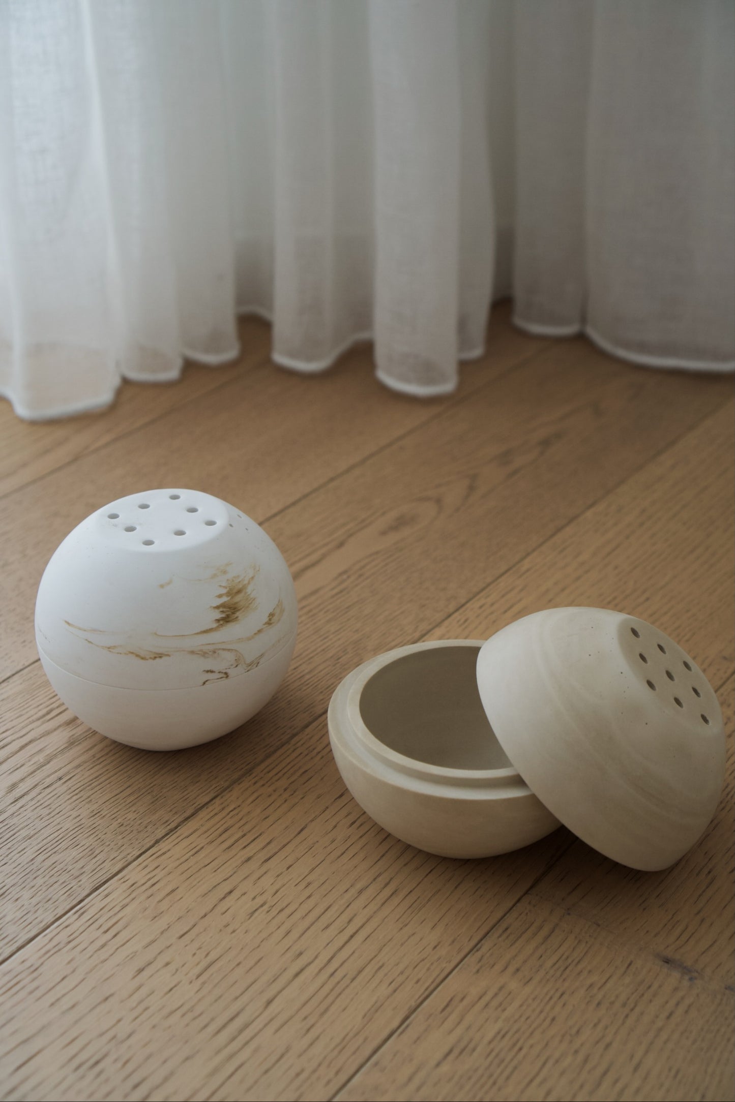 Sphere Palo Santo Holder